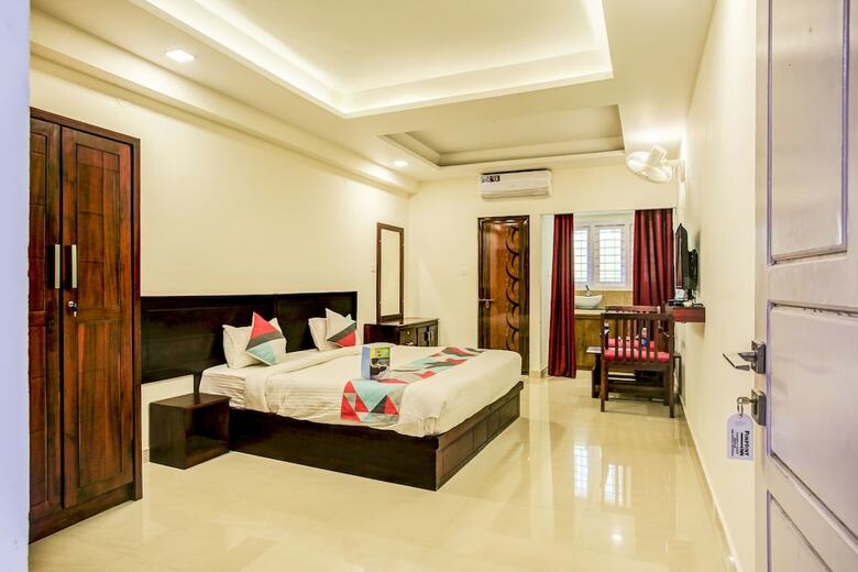 Hotel Fabexpress Pinpoint Inn