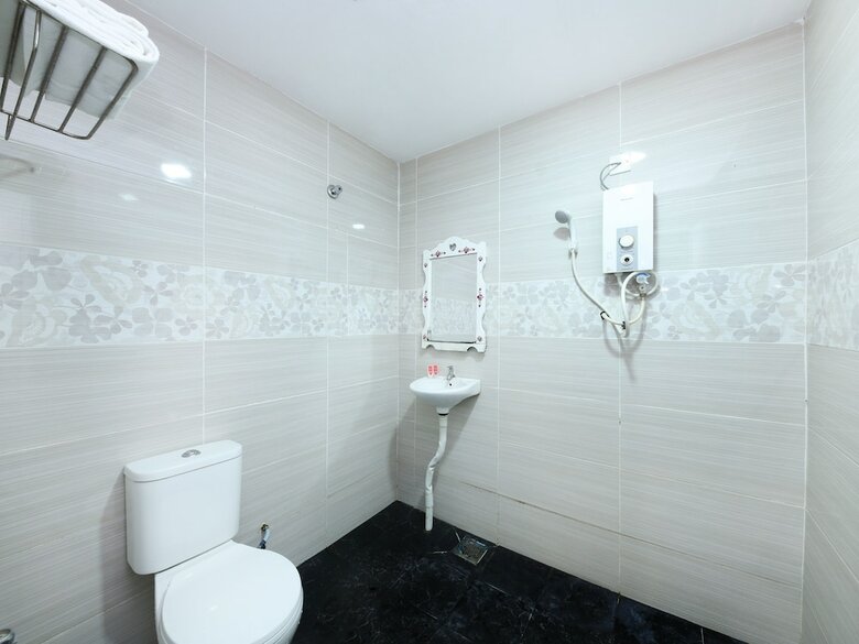 Oyo 1136 Pd Star Hotel