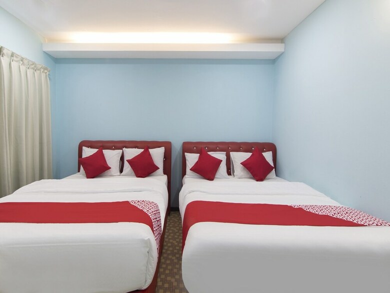 Oyo 1136 Pd Star Hotel