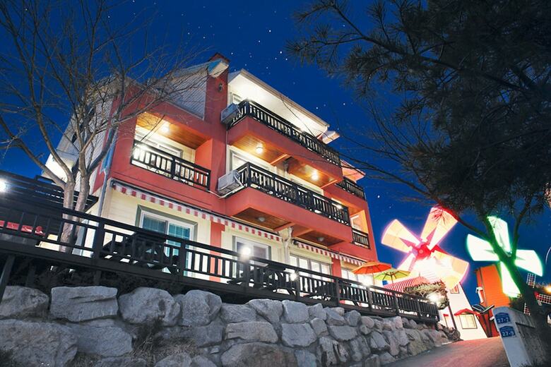 Gangneung Windmill Pension