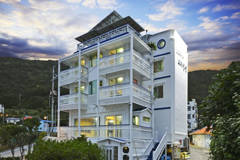 Geoje Santorini Pension