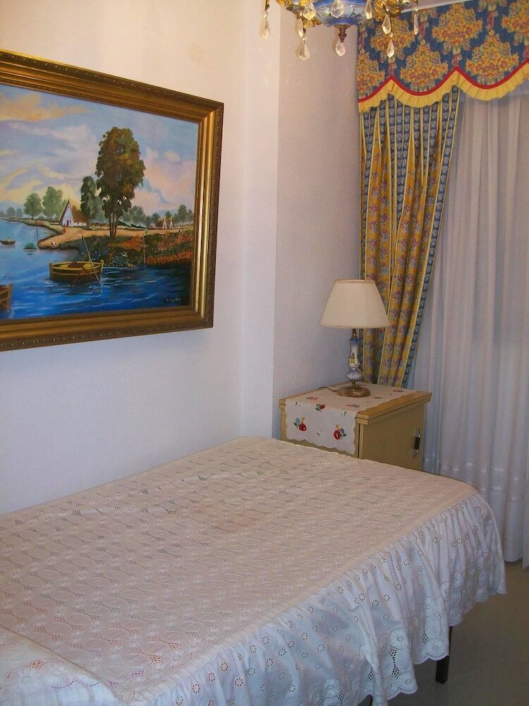 Apartamentos Sorolla 6� - 26 (S�lo Familias)