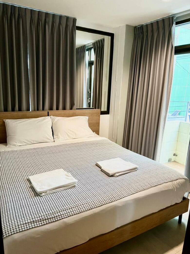 Hostal White House Hostel