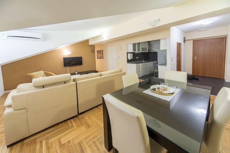 Hotel F Apartments