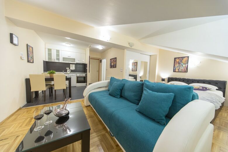 Hotel F Apartments