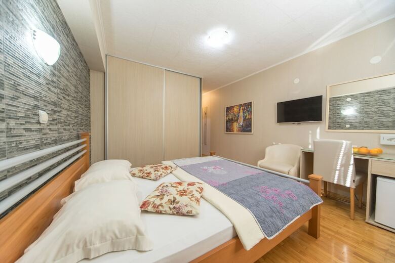 Hotel F Apartments