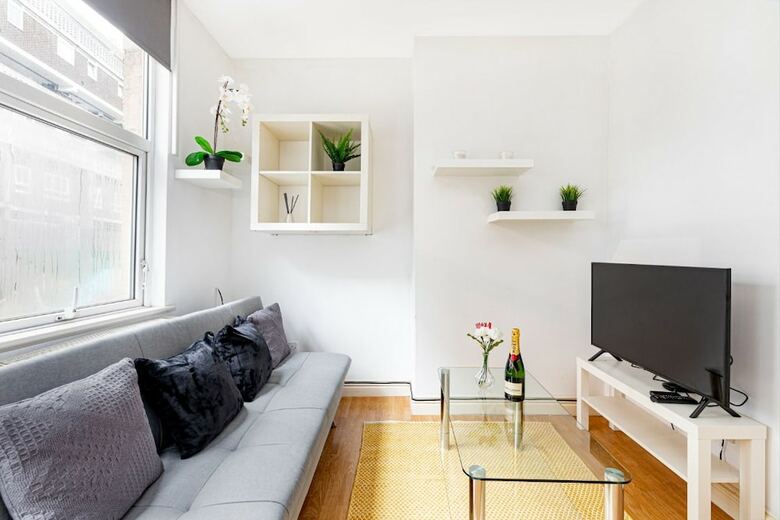 Liverpool Street City Apartment
