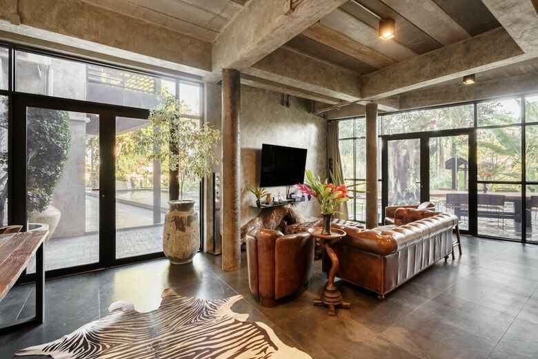 Riverside Luxury Pool Villa 88 Place
