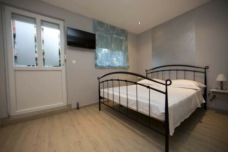 Studio Apartment With Garden