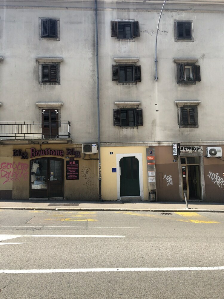 Fiorello Apartment