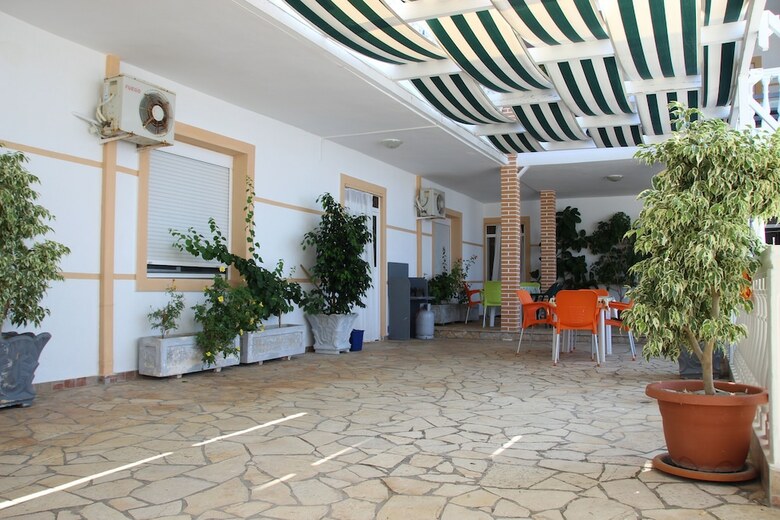 Aparthotel Qeparo Napolon Complex