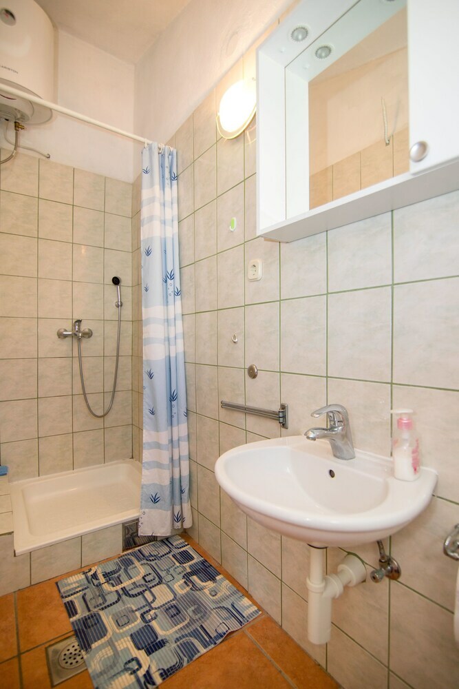 Apartments Jakov