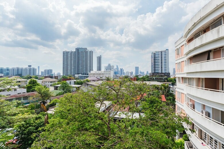 Siamese Nang Linchee By Favstay