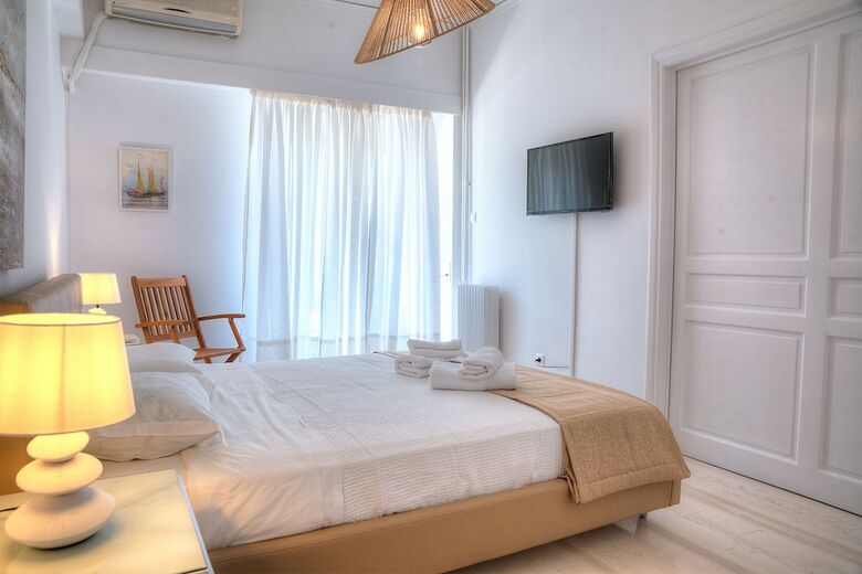 L' Apartment Blanc Dans Le Centre de Glyfada