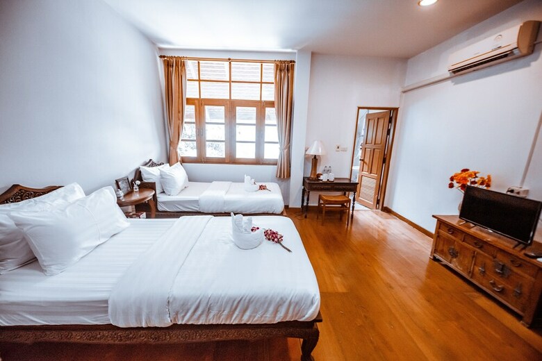 Hotel Vila Villa Resort In Town