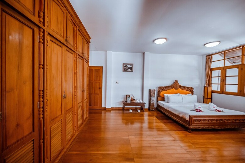 Hotel Vila Villa Resort In Town