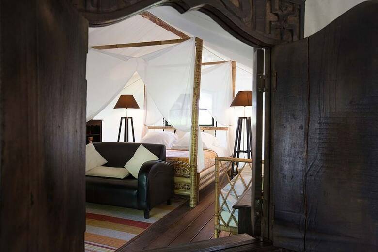Hotel H�bergements Insolites Domaine Arvor Spa