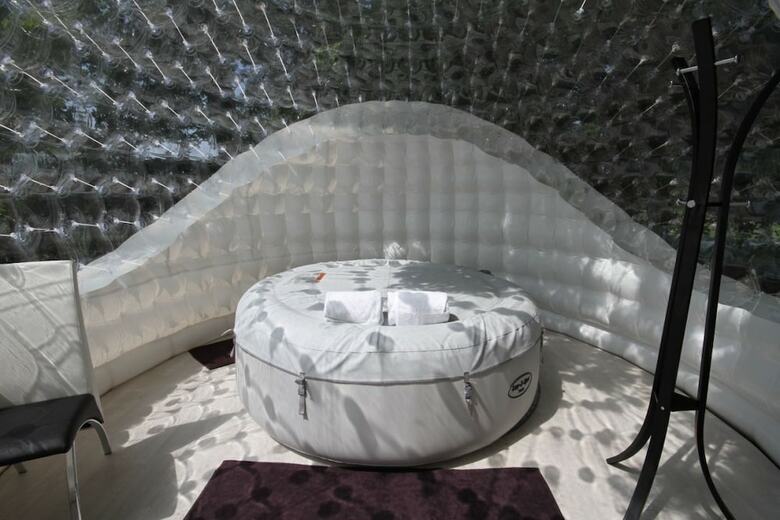 Hotel H�bergements Insolites Domaine Arvor Spa