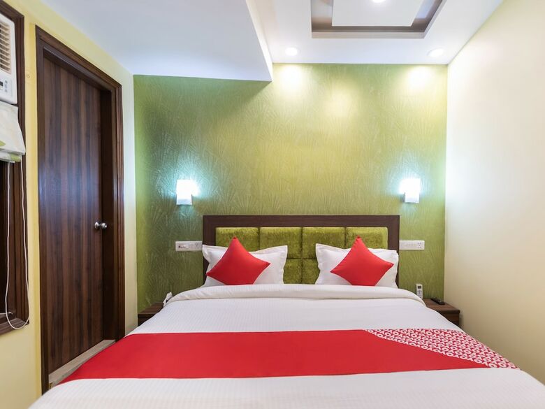 Airport Hotel R S Palace