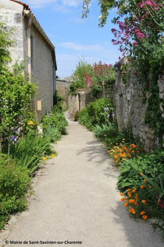 Hotel Le Saint Savinien