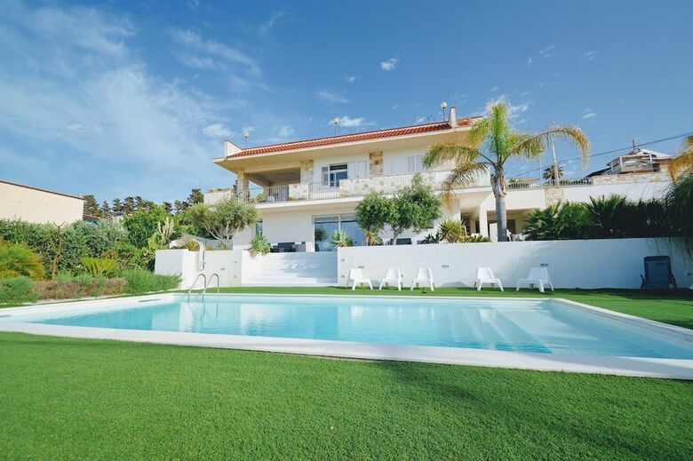 Villa Iris