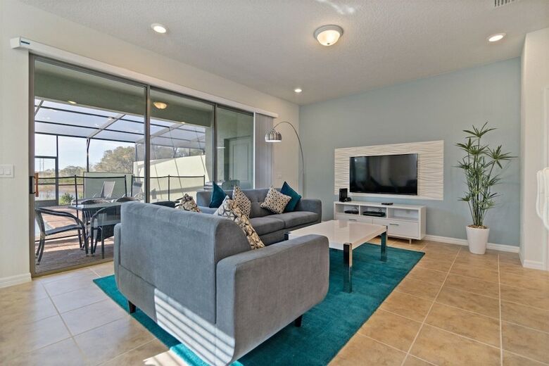 Solterra 5br Townhome W Splash Pool