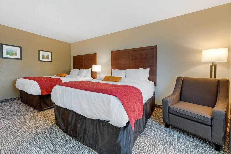 Hotel Comfort Inn & Suites