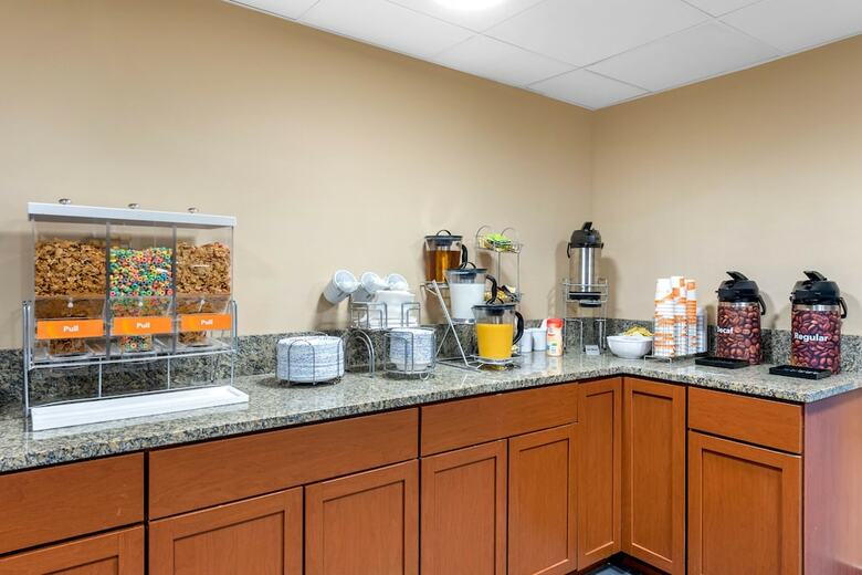 Hotel Comfort Inn & Suites