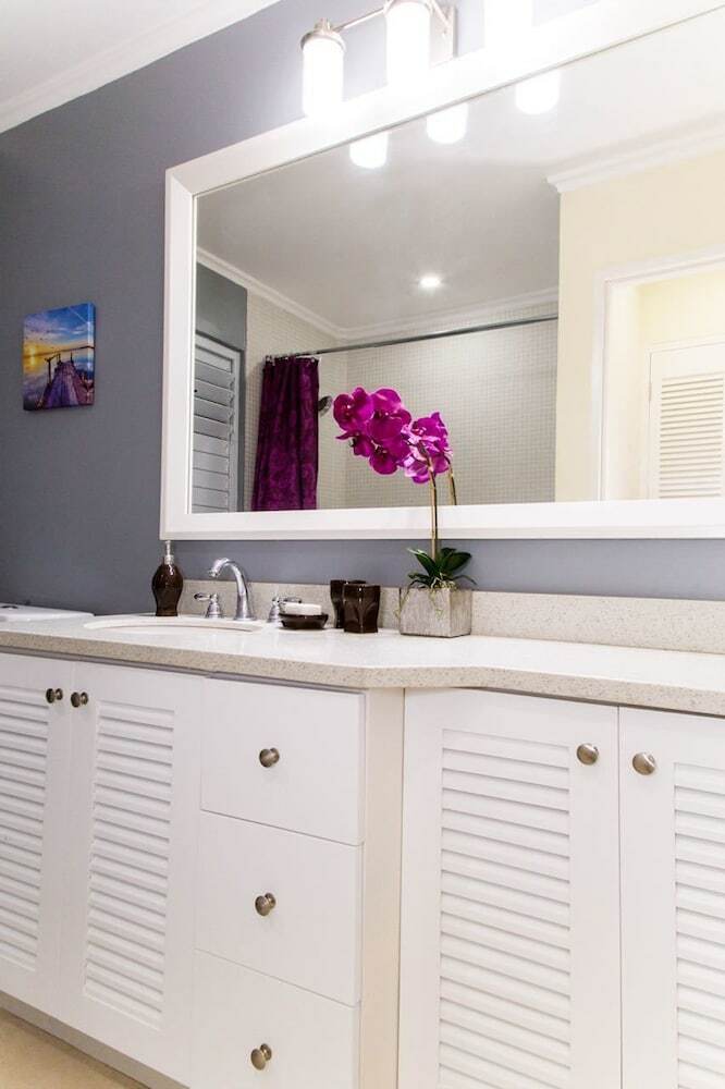 Sea Breeze Villa At Coolshade