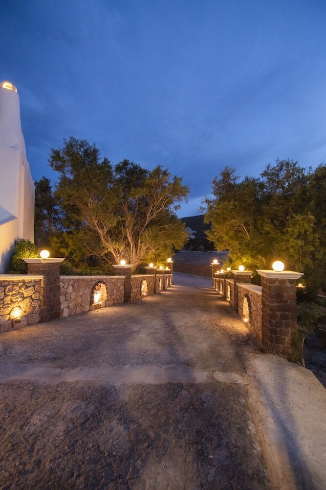 Starlight Luxury Seaside Villa