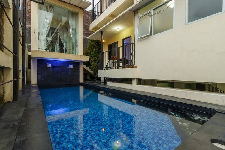 Hotel Reddoorz Premium @ Ampera Raya 2