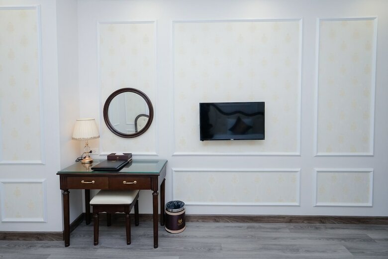 Vincent Halong Hotel