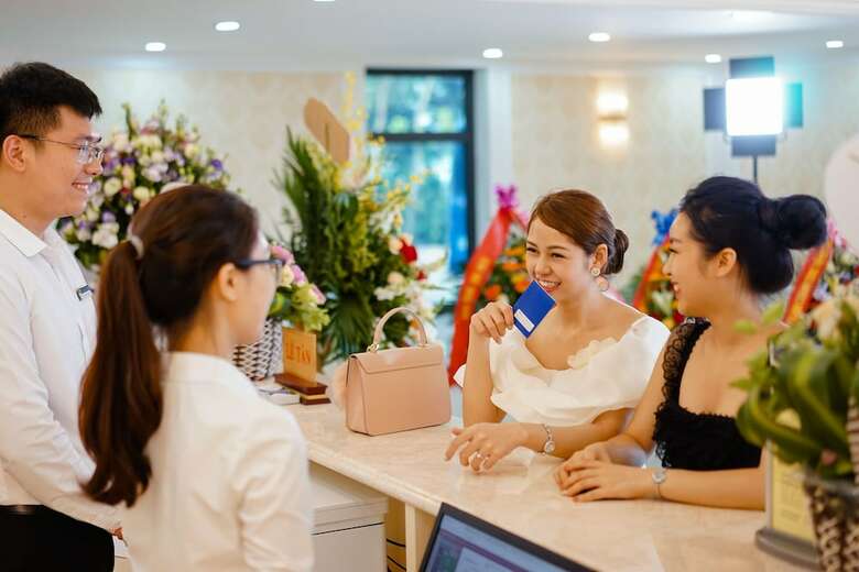 Vincent Halong Hotel