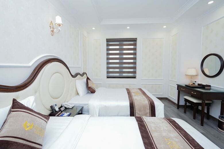 Vincent Halong Hotel