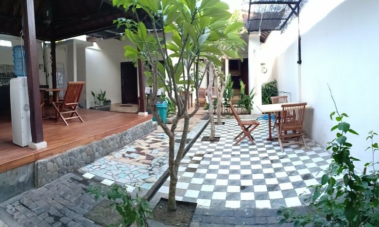 Hostal Pudi Dormitory