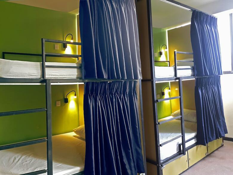 Hostal Miracle City Inn Hostel