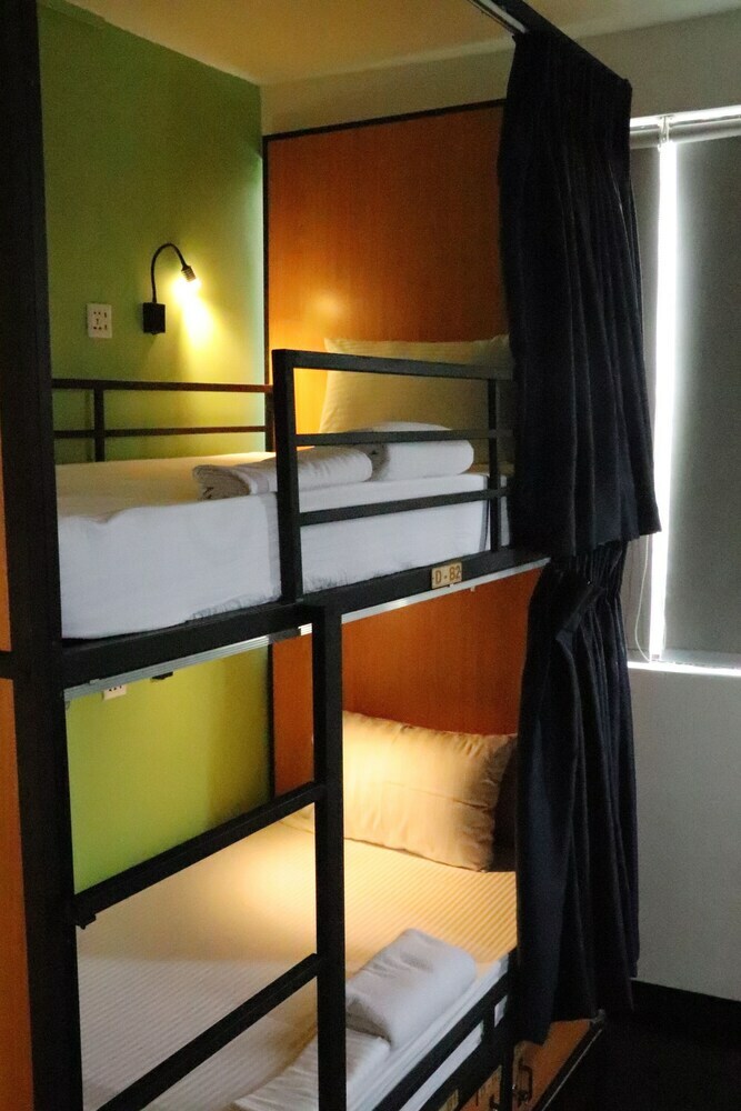 Hostal Miracle City Inn Hostel