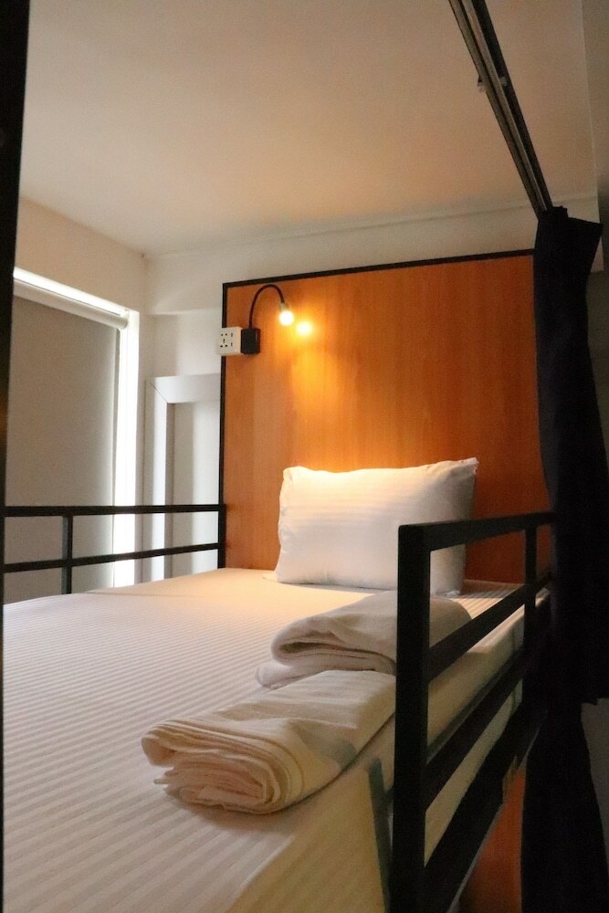 Hostal Miracle City Inn Hostel