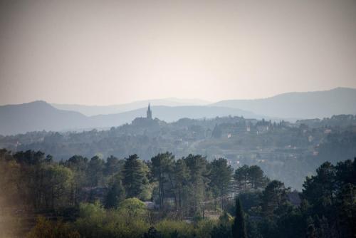 Hostal Chambres D'h�tes Et G�tes Le Mas Bleu & Spa Resort
