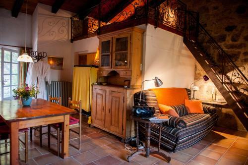 Hostal Chambres D'h�tes Et G�tes Le Mas Bleu & Spa Resort