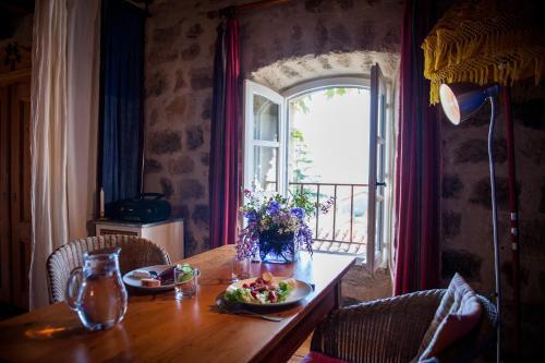 Hostal Chambres D'h�tes Et G�tes Le Mas Bleu & Spa Resort