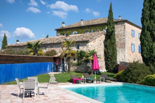 Hostal Chambres D'h�tes Et G�tes Le Mas Bleu & Spa Resort