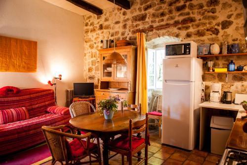 Hostal Chambres D'h�tes Et G�tes Le Mas Bleu & Spa Resort