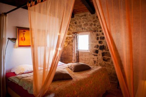 Hostal Chambres D'h�tes Et G�tes Le Mas Bleu & Spa Resort