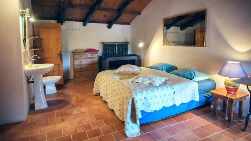 Hostal Chambres D'h�tes Et G�tes Le Mas Bleu & Spa Resort