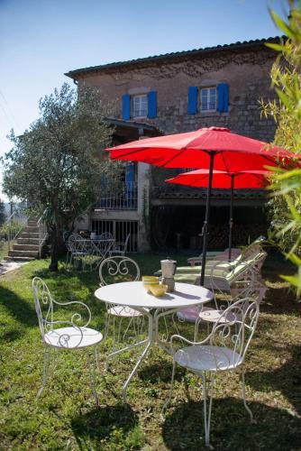 Hostal Chambres D'h�tes Et G�tes Le Mas Bleu & Spa Resort