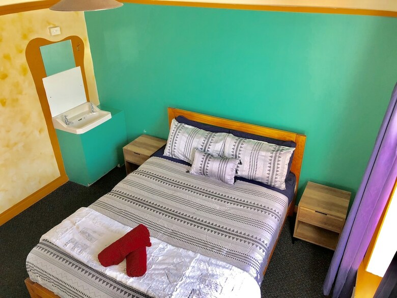 Hostal The Duke Hostel