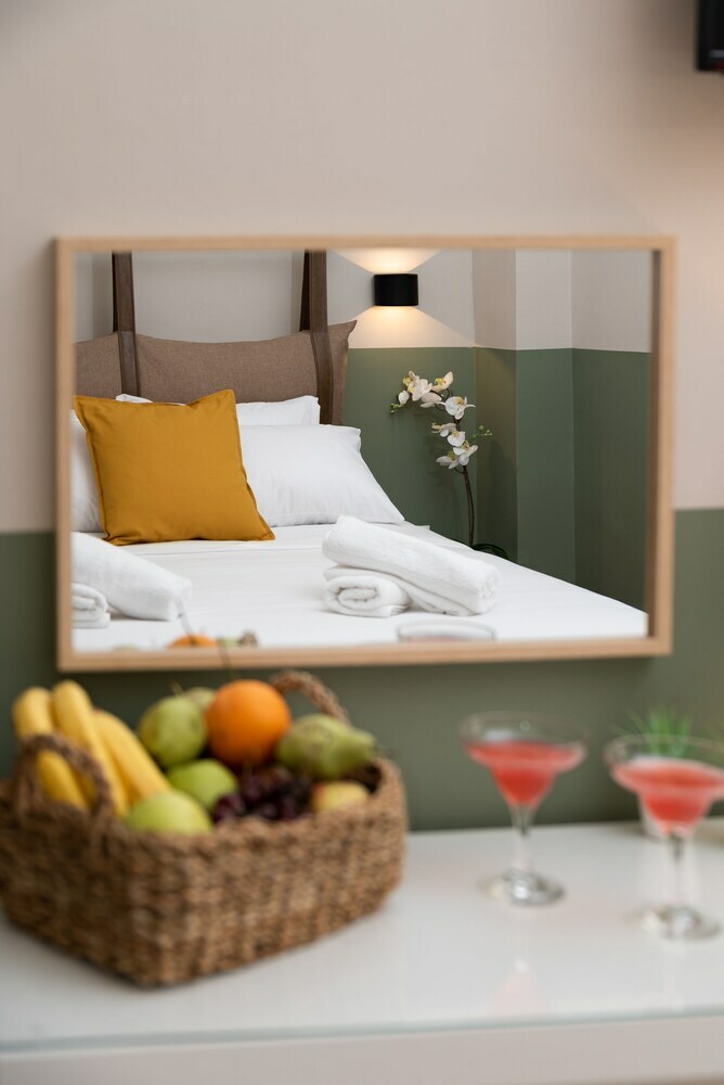 Hotel Tier Collection