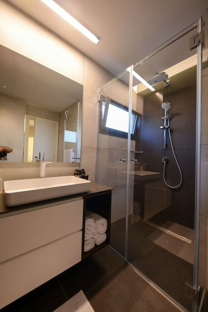 Luxury Suites By Notaly Ariel