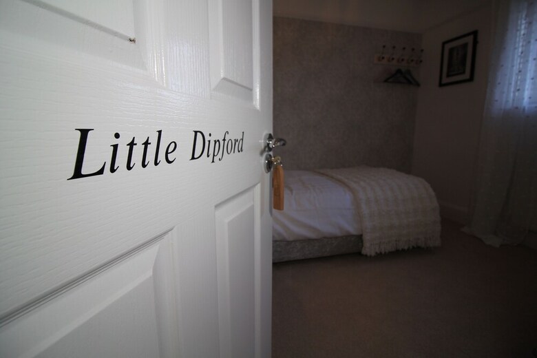 Bed & Breakfast Stay At No.2